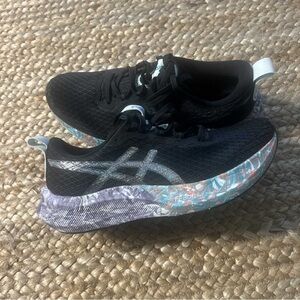 Asics Noosa Tri 16 running shoes